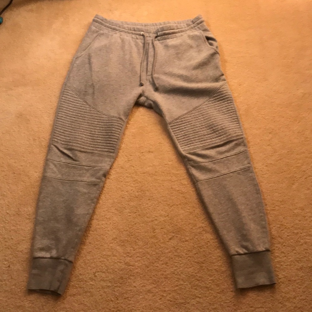H&M Divided men’s joggers, size L. Heather gray